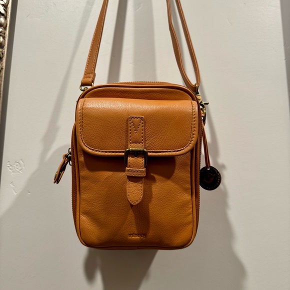 Minooy leather travel crossbody with security zippers - Picture 2 of 11